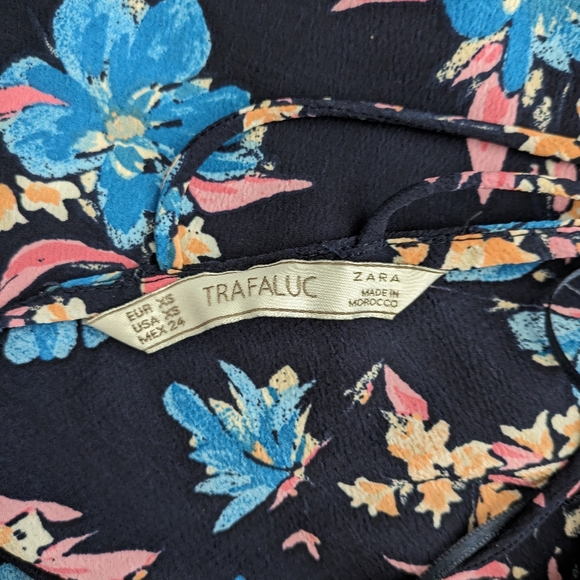 Zara Navy Floral Mini - Picture 4 of 6